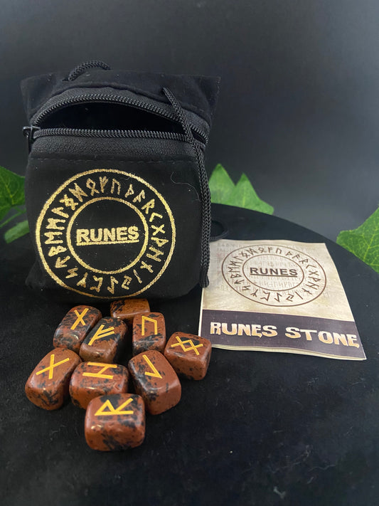 Mahogany Obsidian Rune Set w/ Black Pouch