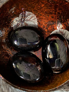 Obsidian Palm Stone