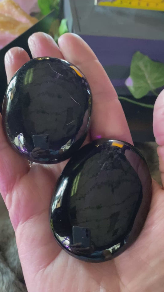Obsidian Palm Stone