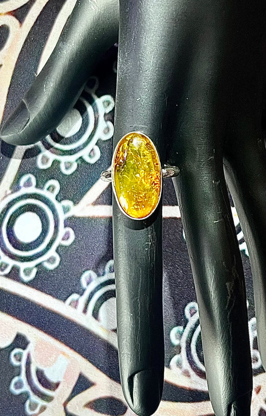 Amber With Flower Medium Oval Ring